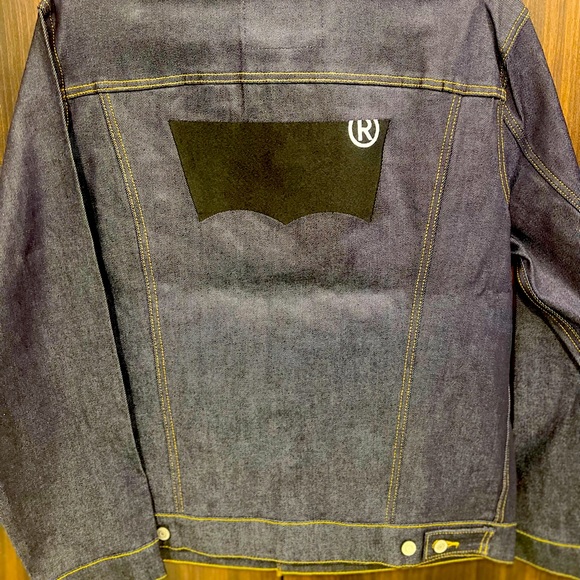 Levi’s Denim Jacket (XL) - Picture 3 of 3
